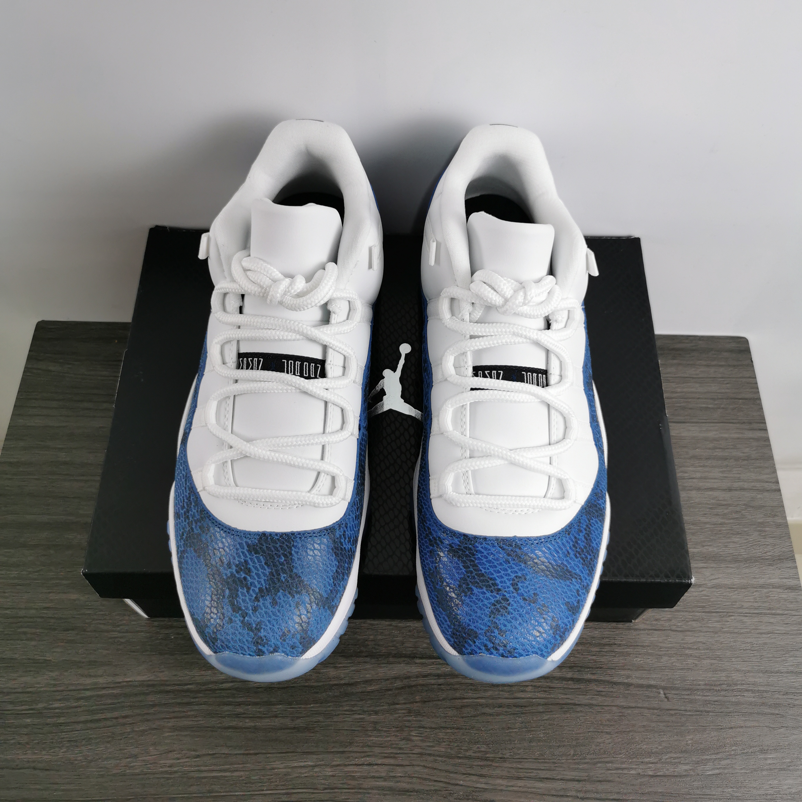 Air Jordan 11 Low
