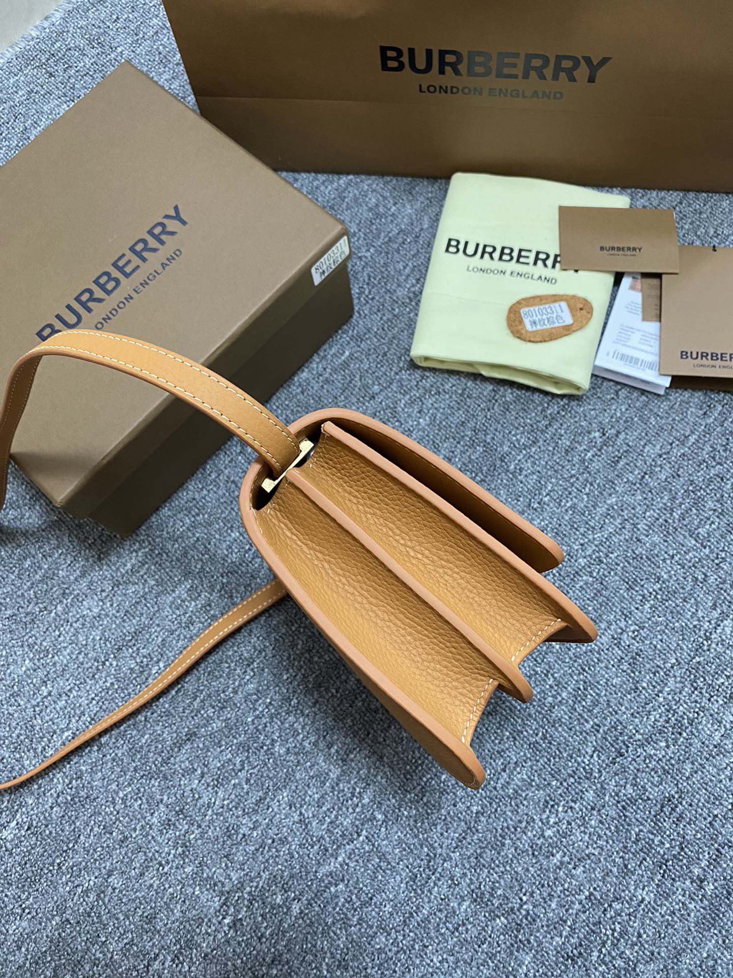 B*urberry Bag Top Quality 21*6*16CM