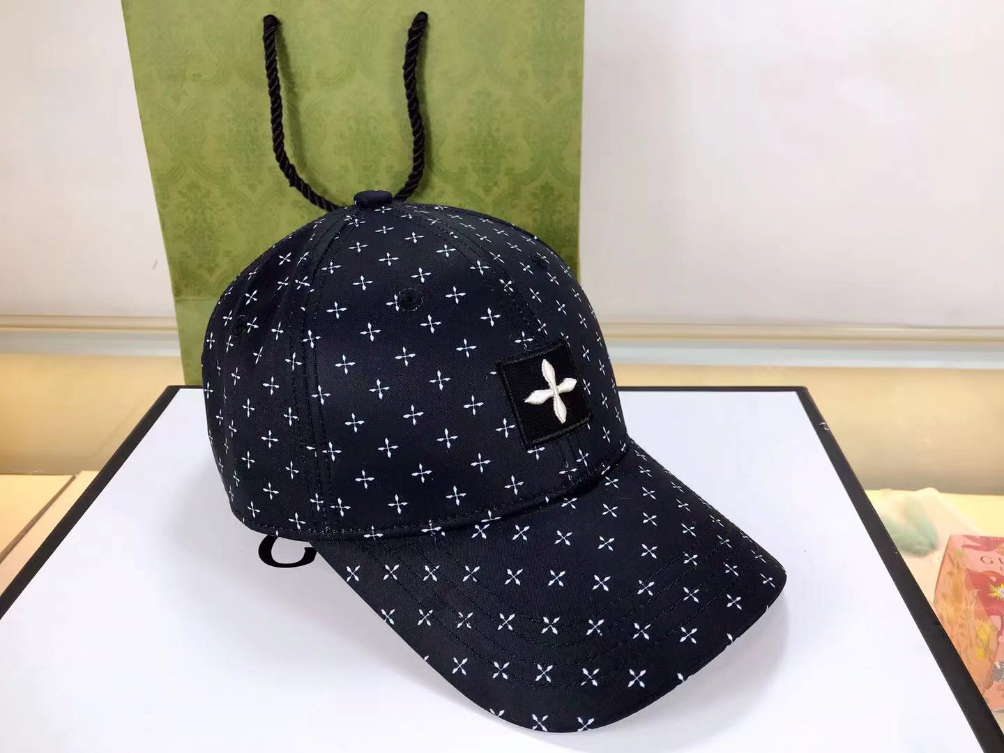 Top Hat