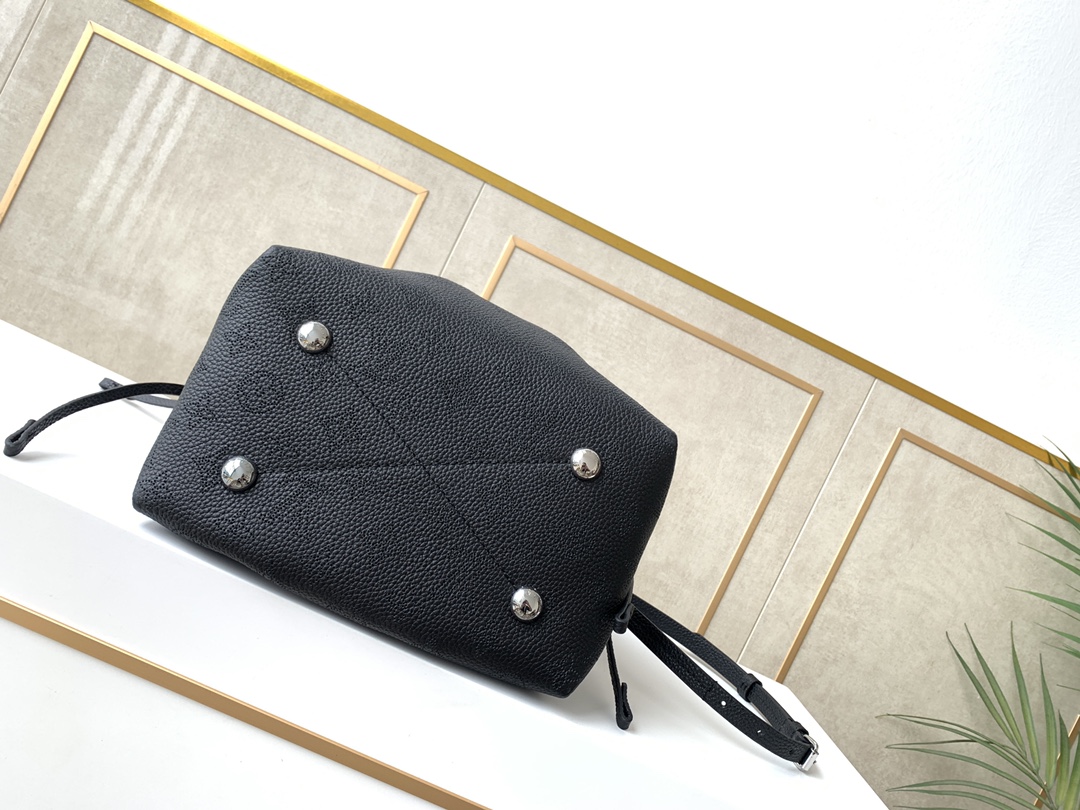 L*ouis V*uitton Top Bag 19 x 22 x 14 cm