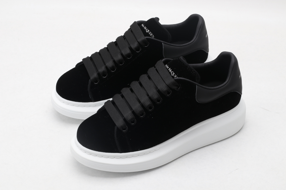 A*exander M*queen Sneaker