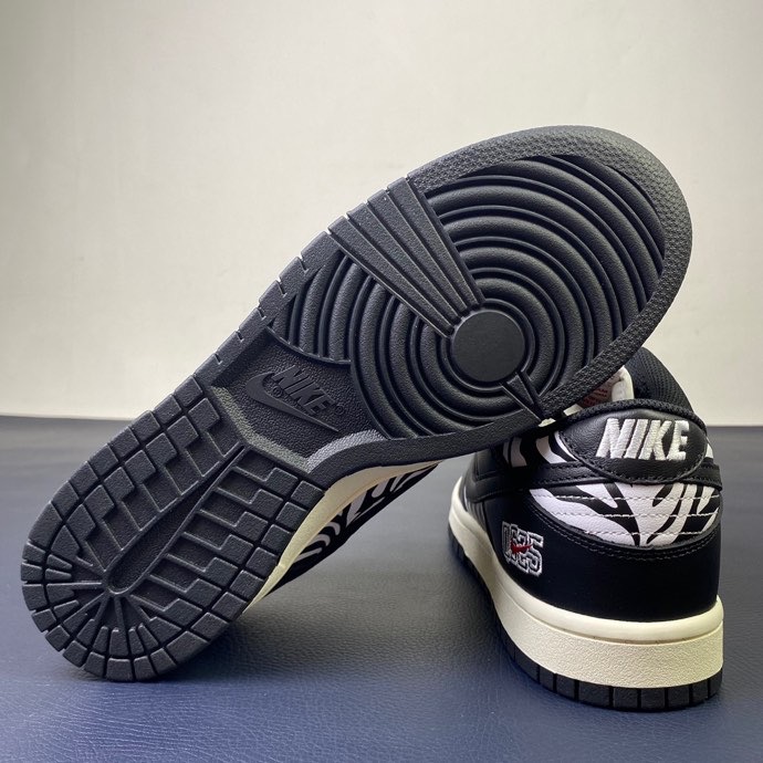 from Nike Dunk SB Low Zebra DM3510-001