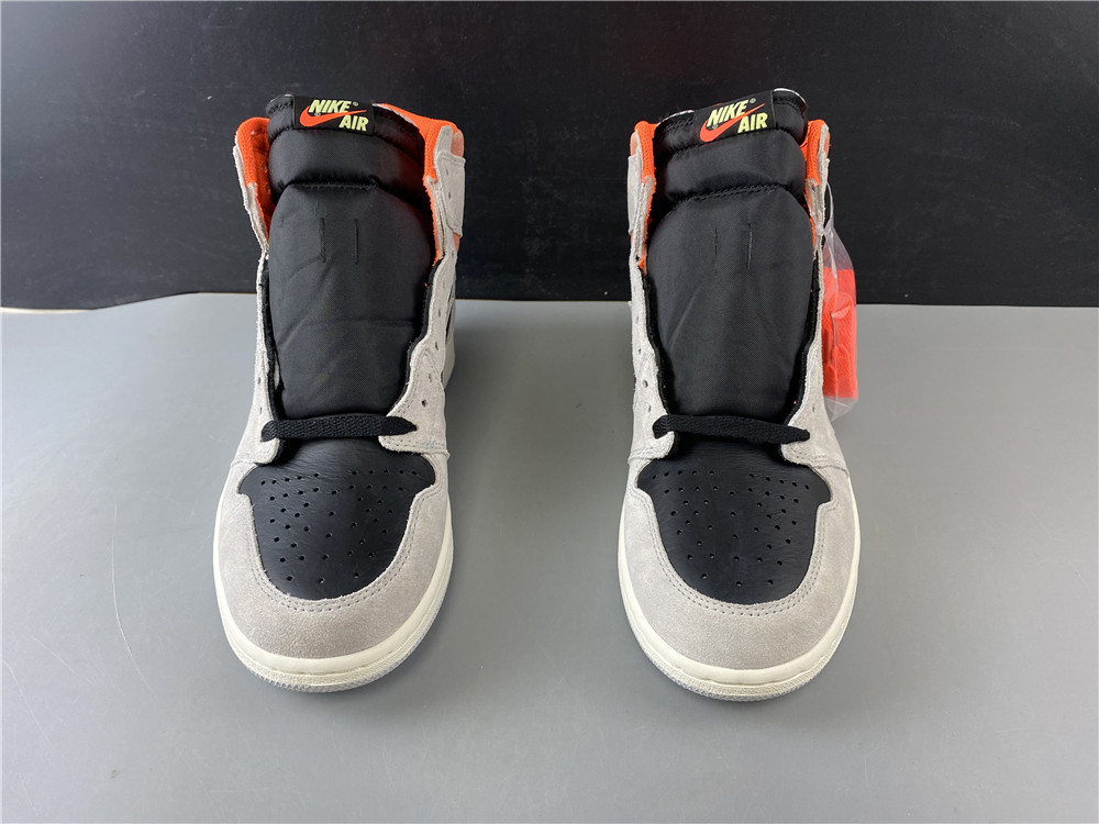 Air Jordan 1 Retro High OG Neutral Grey 555088-018