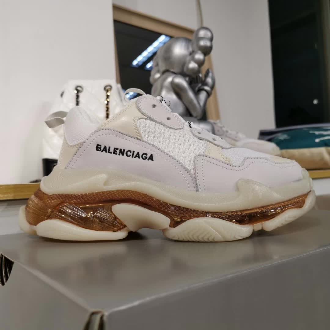 B*lenciaga
