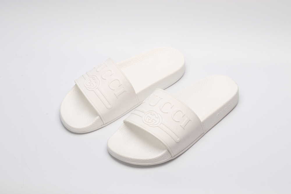 G*cci Sandals