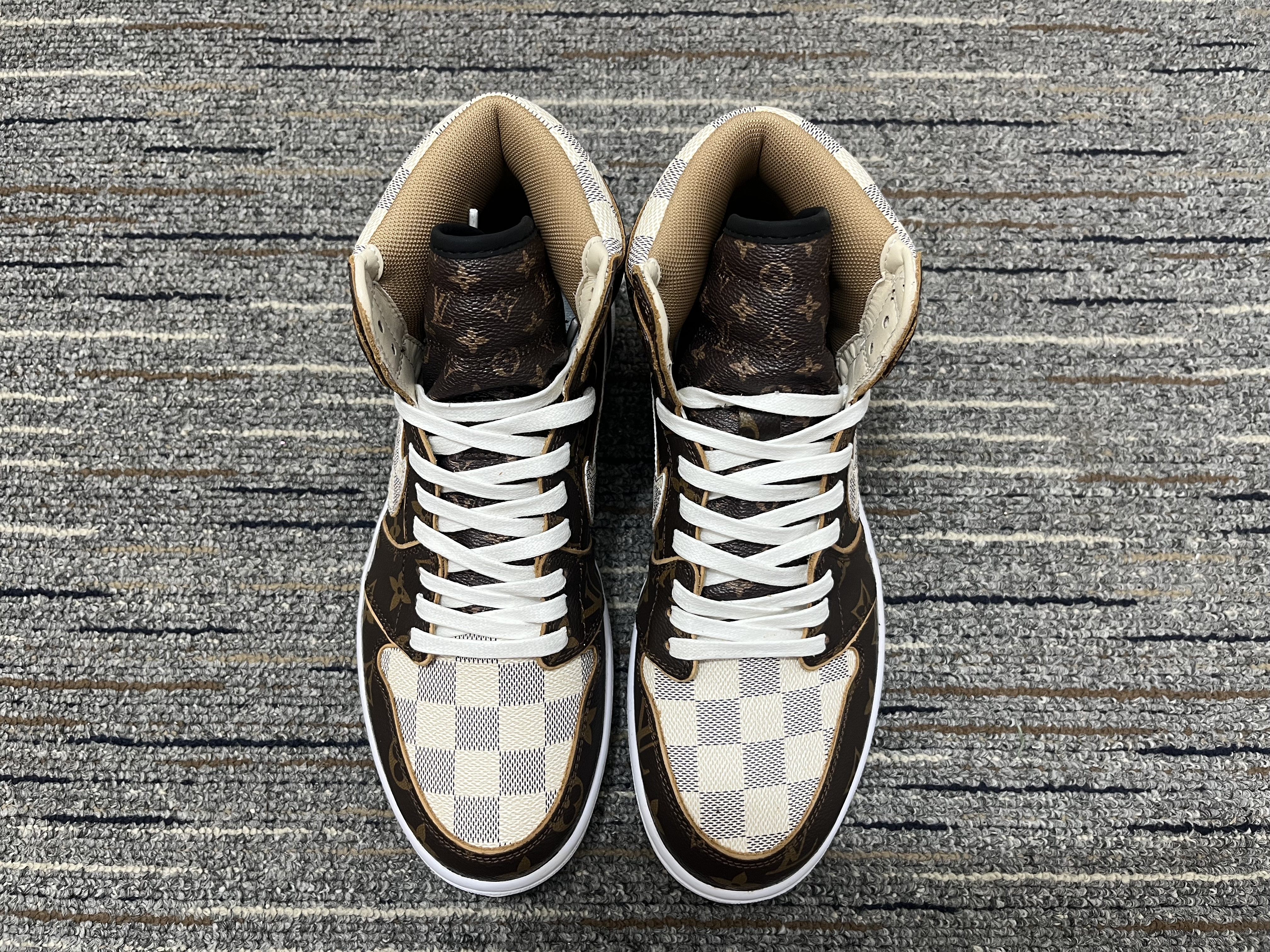 Air Jordan 1 L*V Top Sneakers