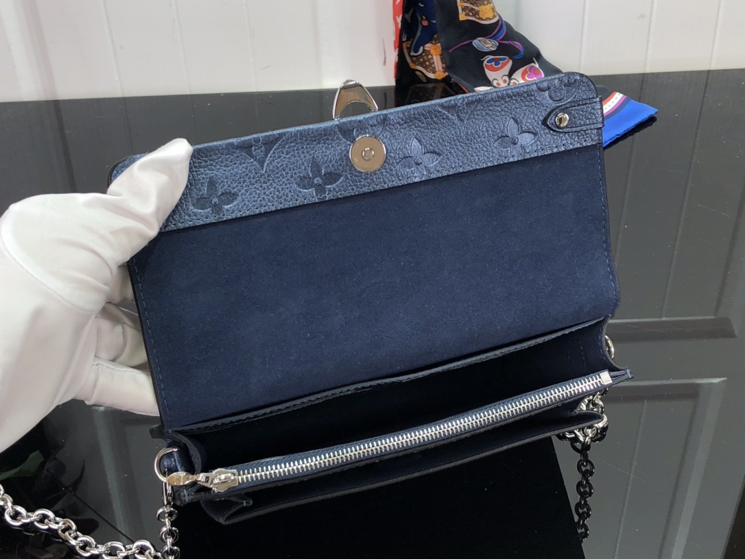 L*ouis V*uitton Bag Top Quality 19*12.5*4CM