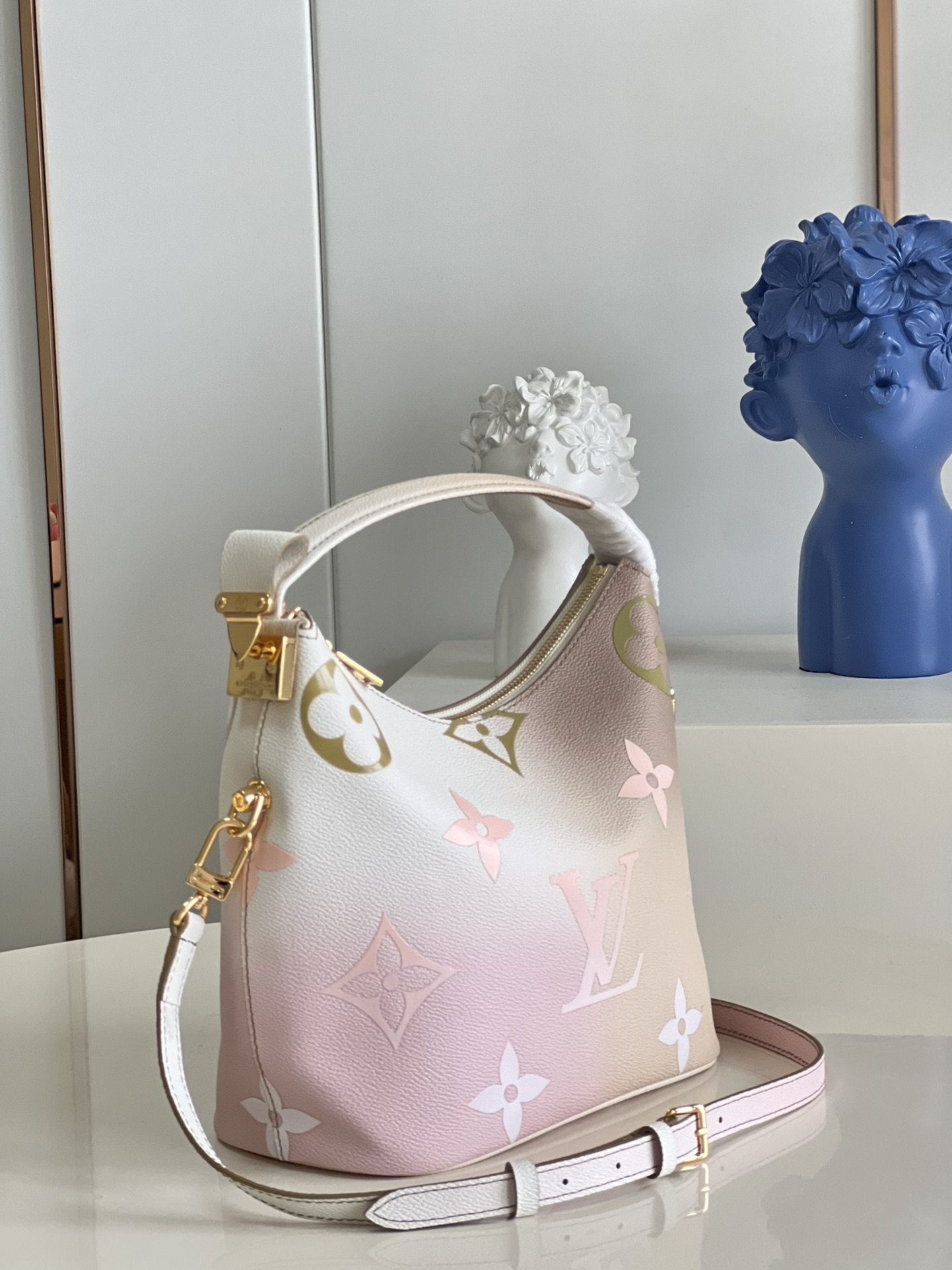 L*ouis V*uitton Top Bag 24*22*13CM