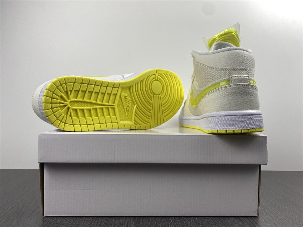 Air Jordan 1 Mid DB2822-107