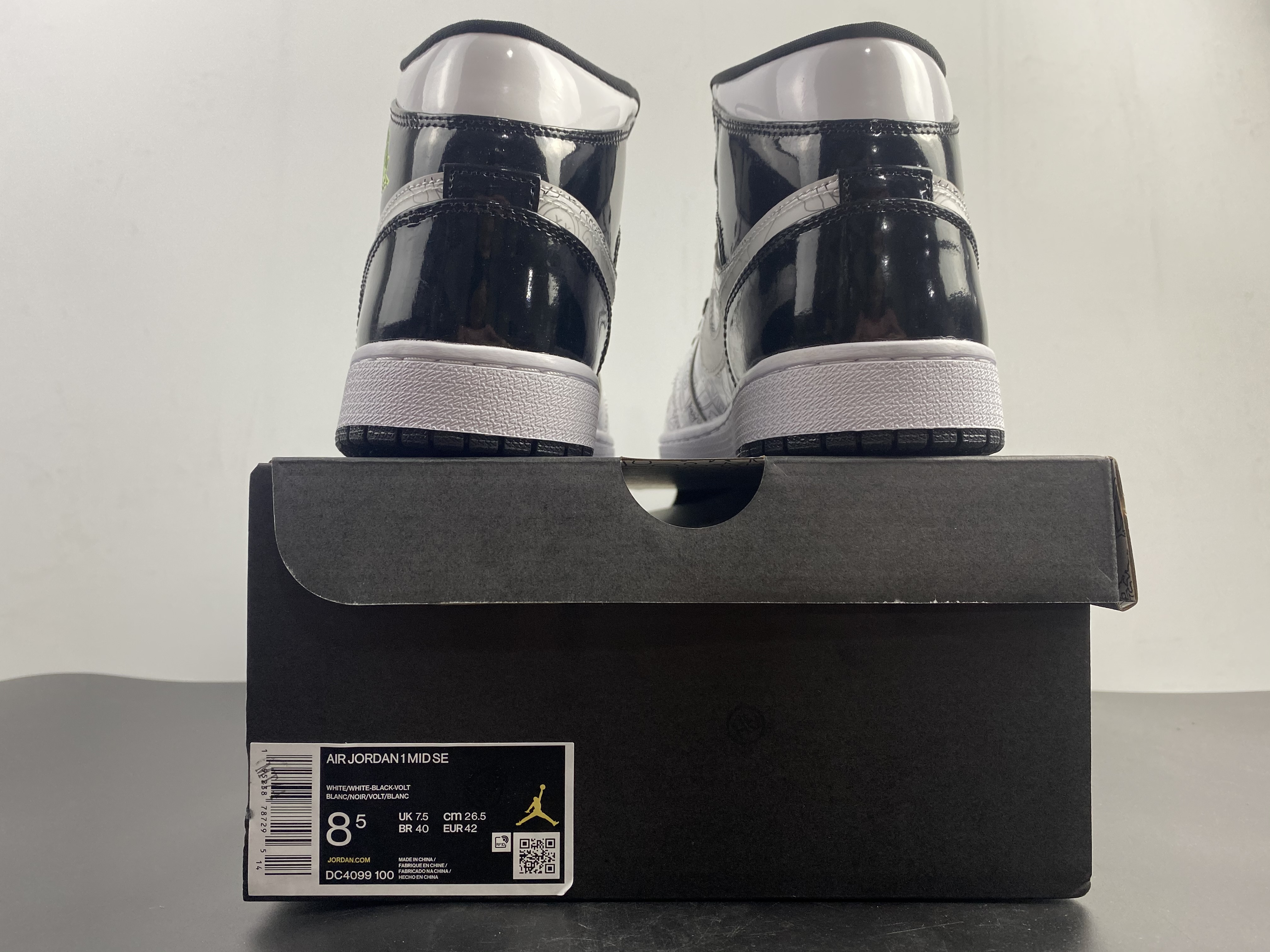 Air Jordan 1 Mid DC4099-100