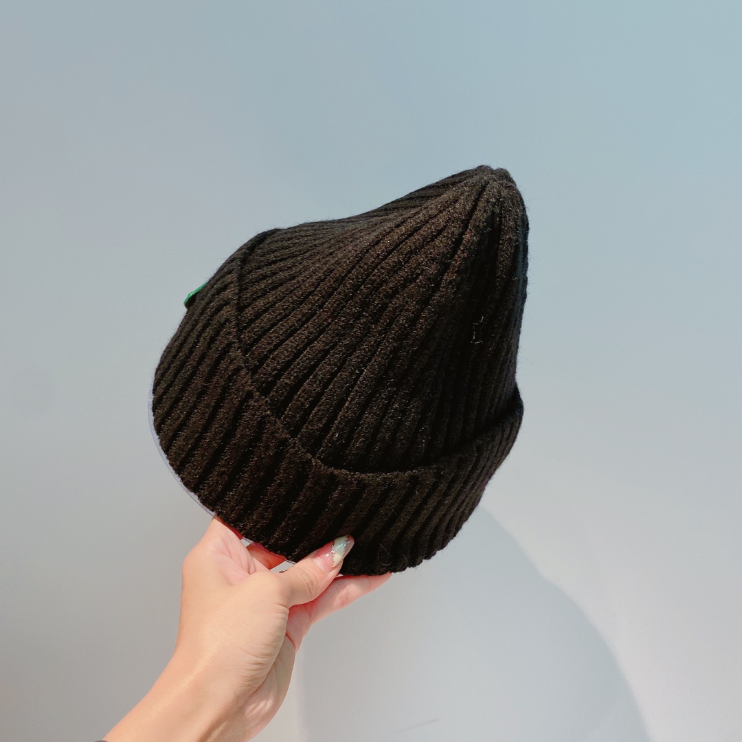 Top Hats 57cm
