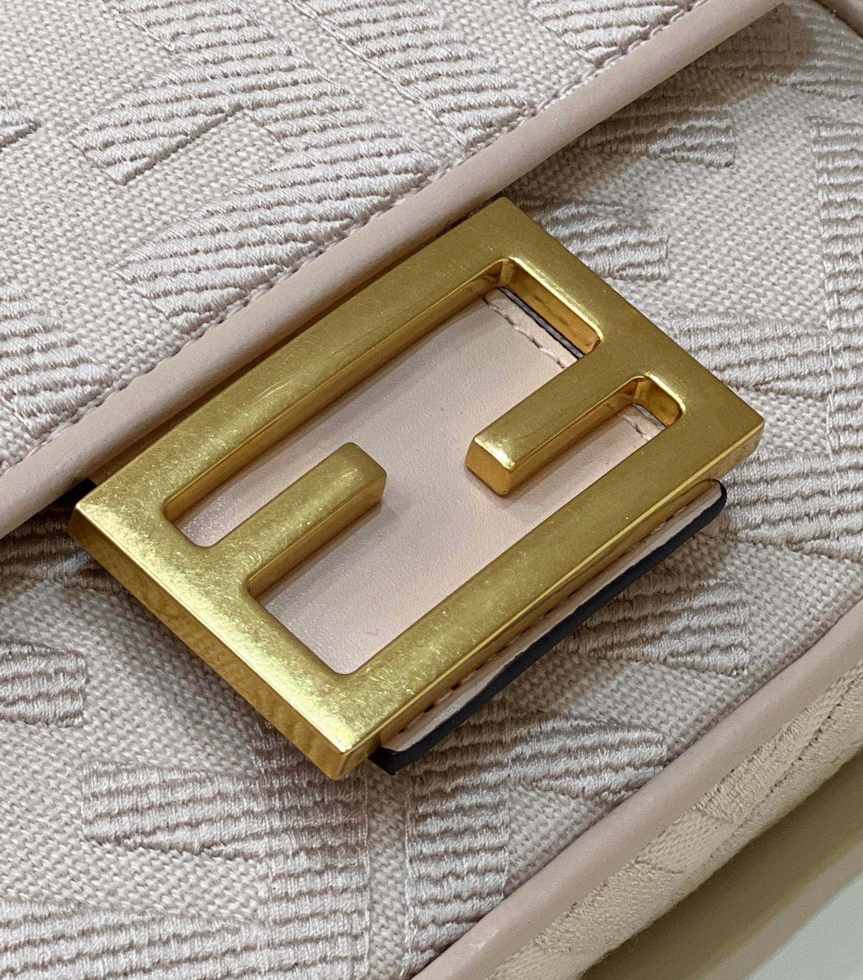 F*endi Bag Top Quality 19*11.5*4CM