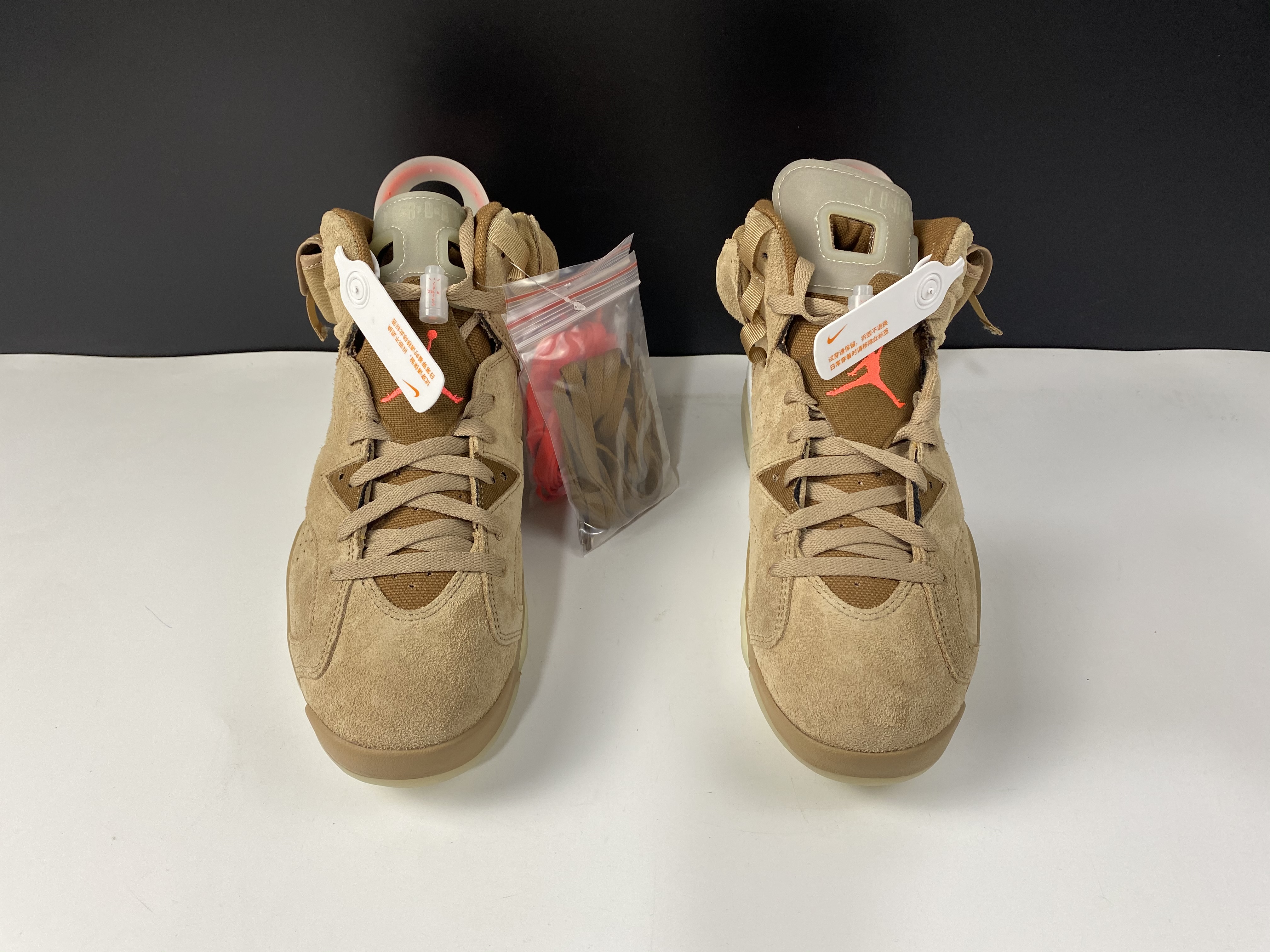 Travis Scott x Air Jordan 6 DH0690-200
