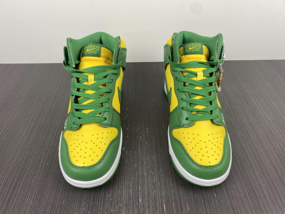 from Supreme x Nike SB Dunk High DN3741-700