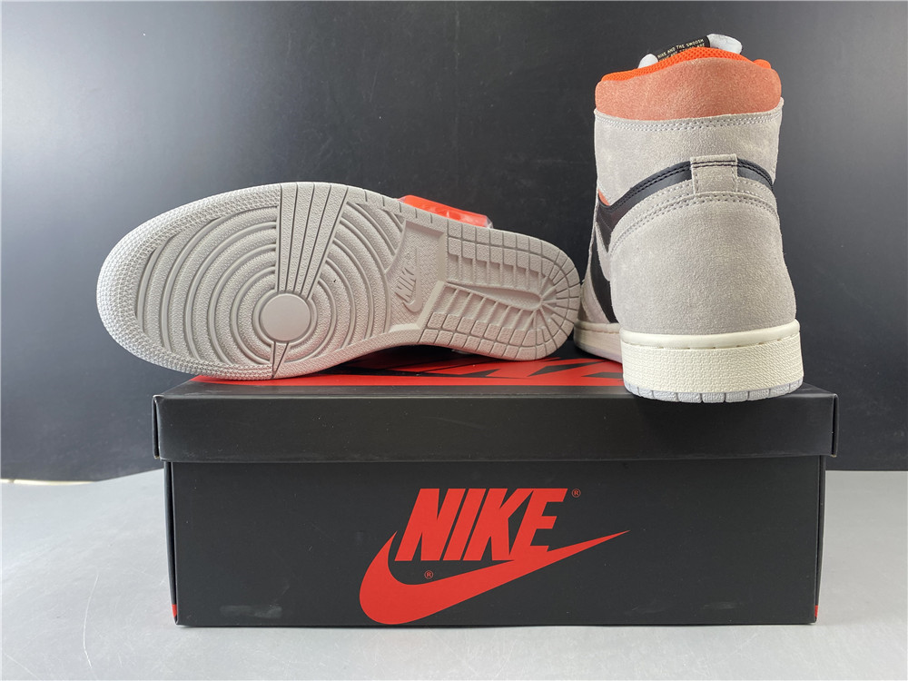 Air Jordan 1 Retro High OG Neutral Grey 555088-018