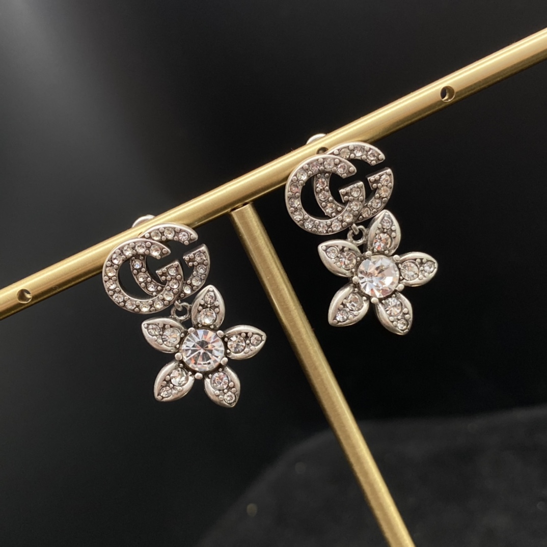 Earrings002