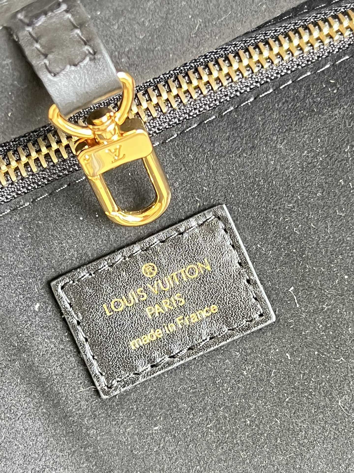 L*ouis V*uitton Bag Top Quality 22.4*13.4*7.1CM