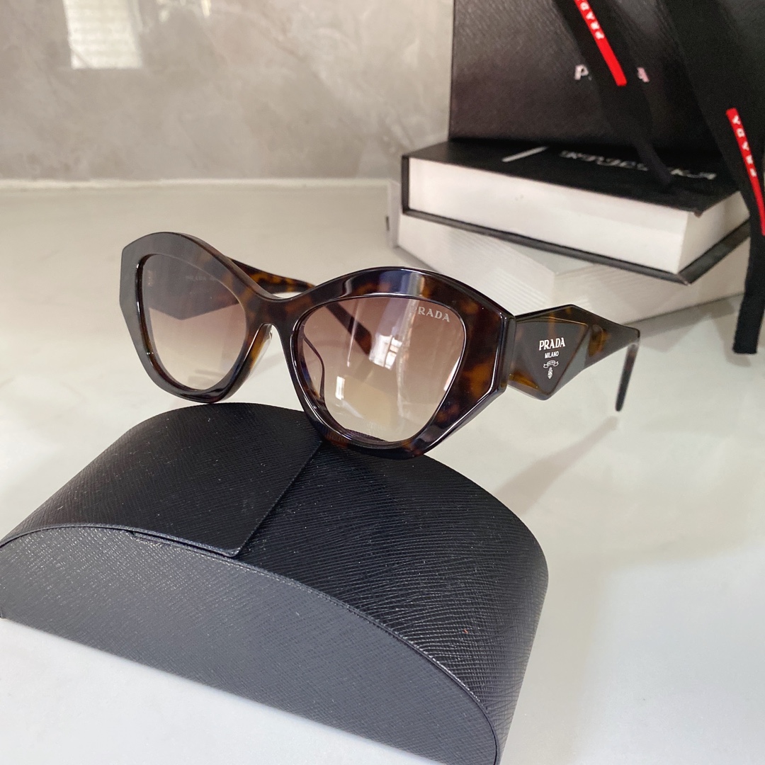P*rada Glasses Top