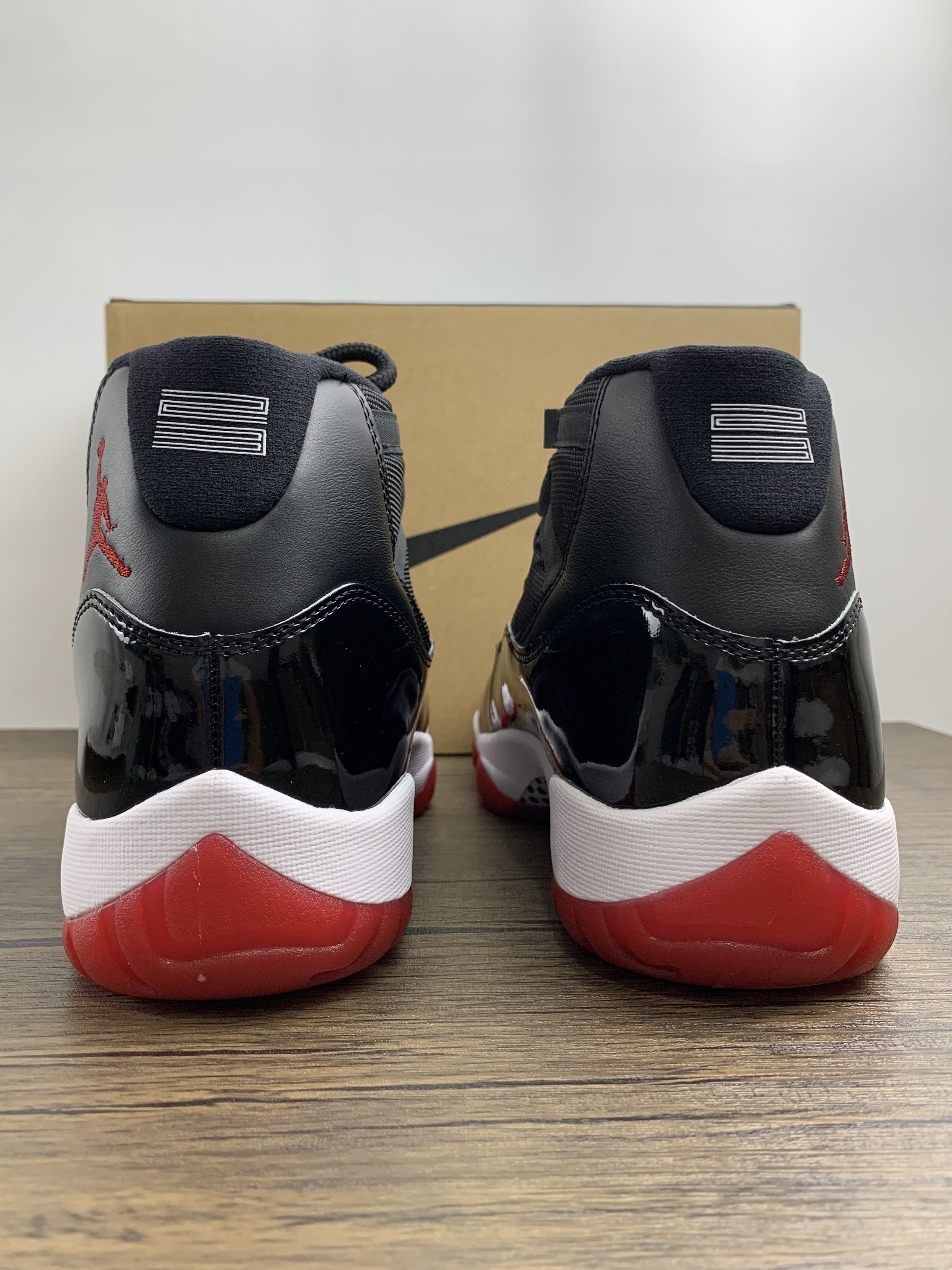 Air Jordan 11 Retro Low Bred