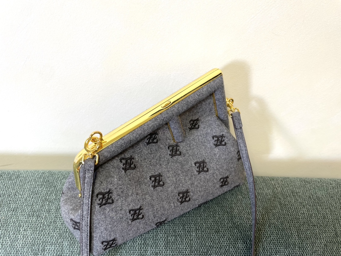 F*endi Top Bag 26*9.5*18CM