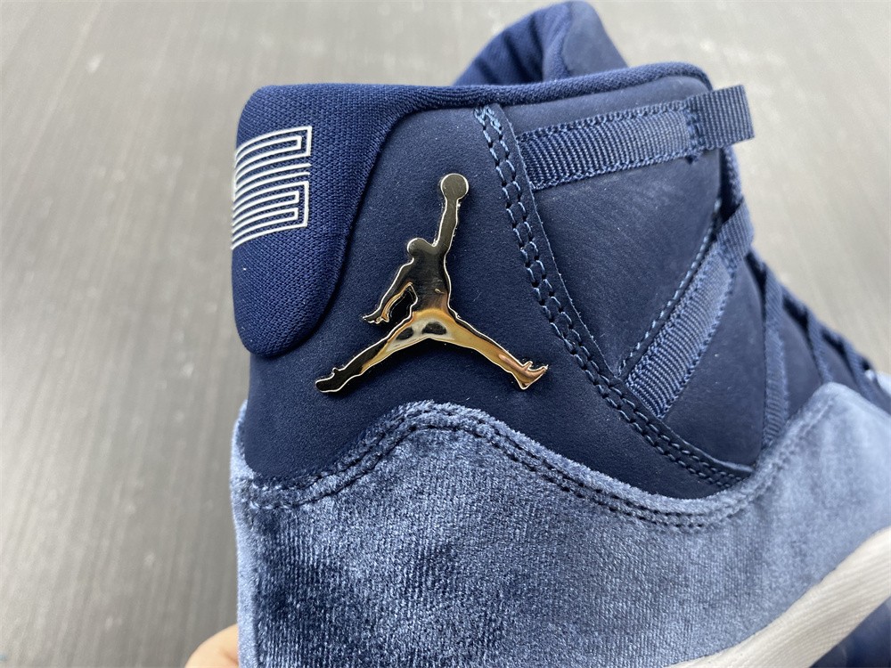 Air Jordan 11 WMNS AR0715-441