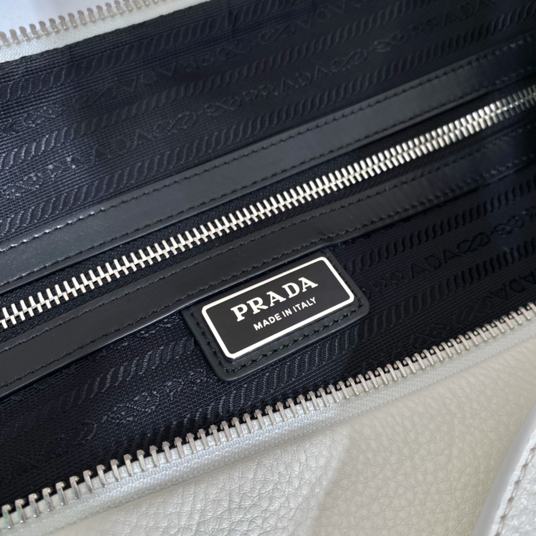 P*rada Bag Top Quality 22.5*31*28CM