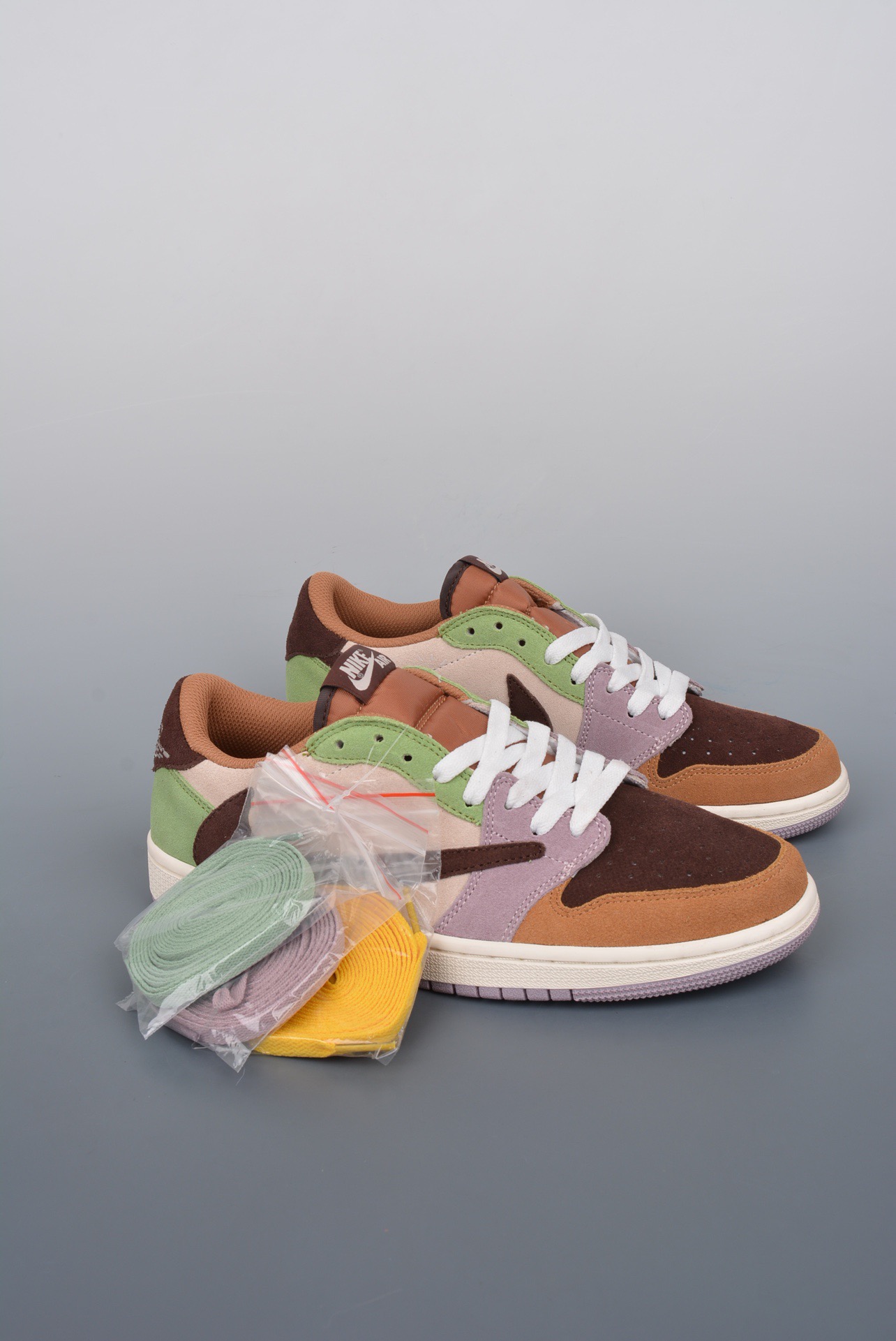 Travis Scott x Air Jordan 1 Low Reverse Mocha
