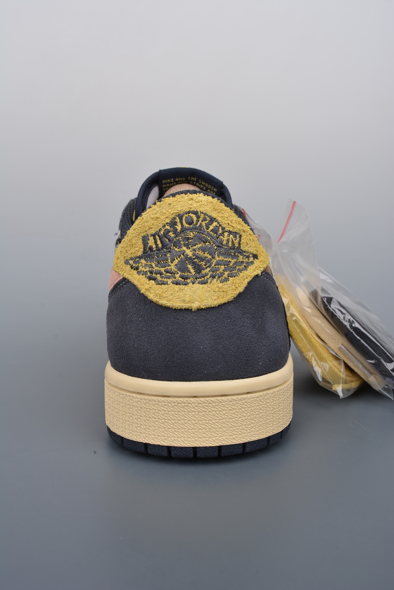 Travis Scott x Air Jordan 1 Low Reverse Mocha