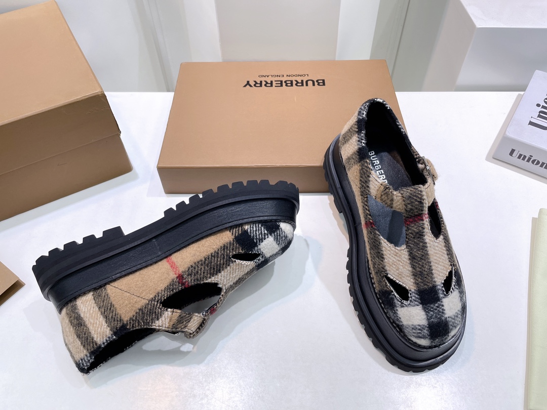 Women B*urberry Top Sneaker