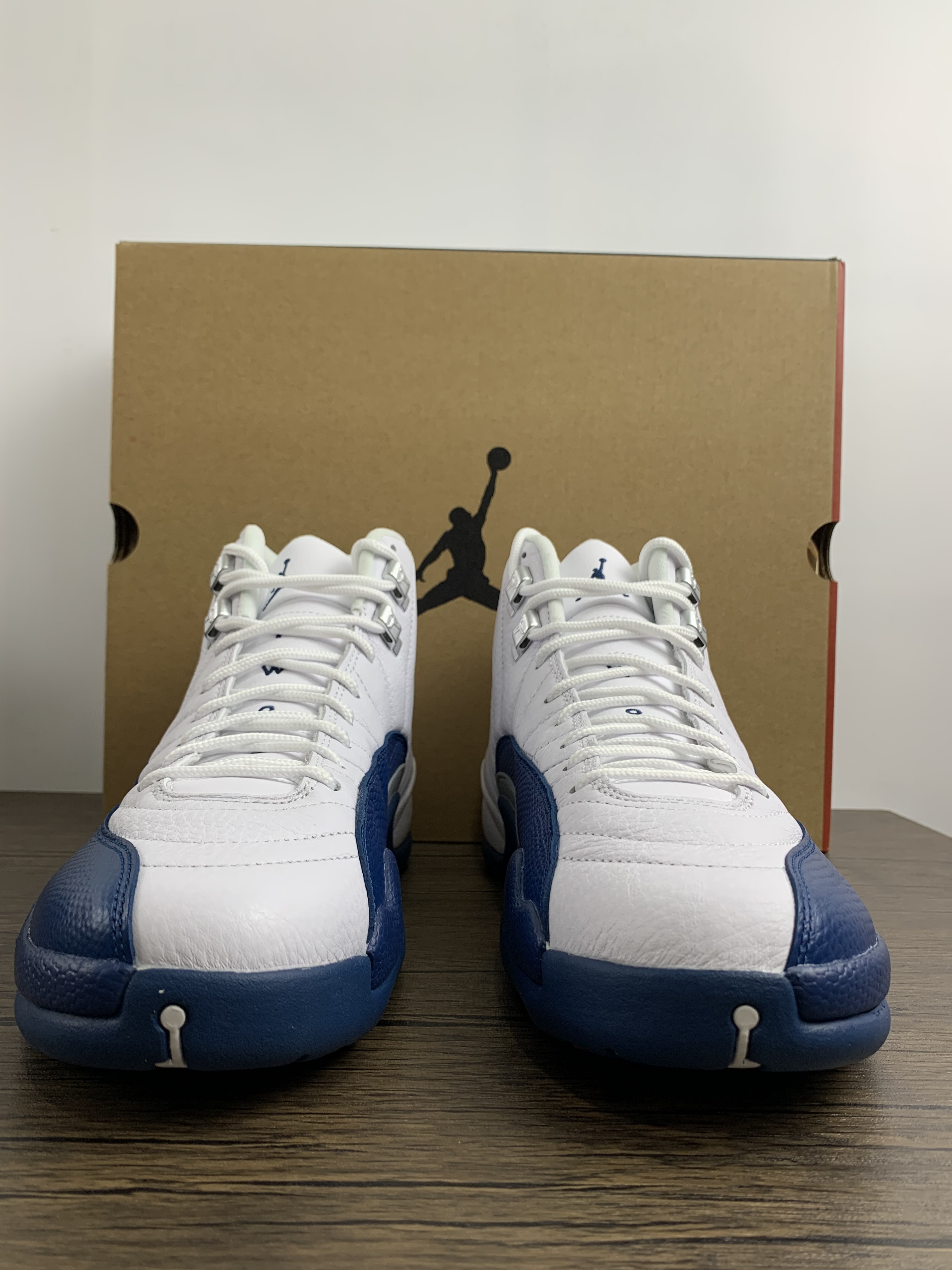 NIKE Air Jordan 12