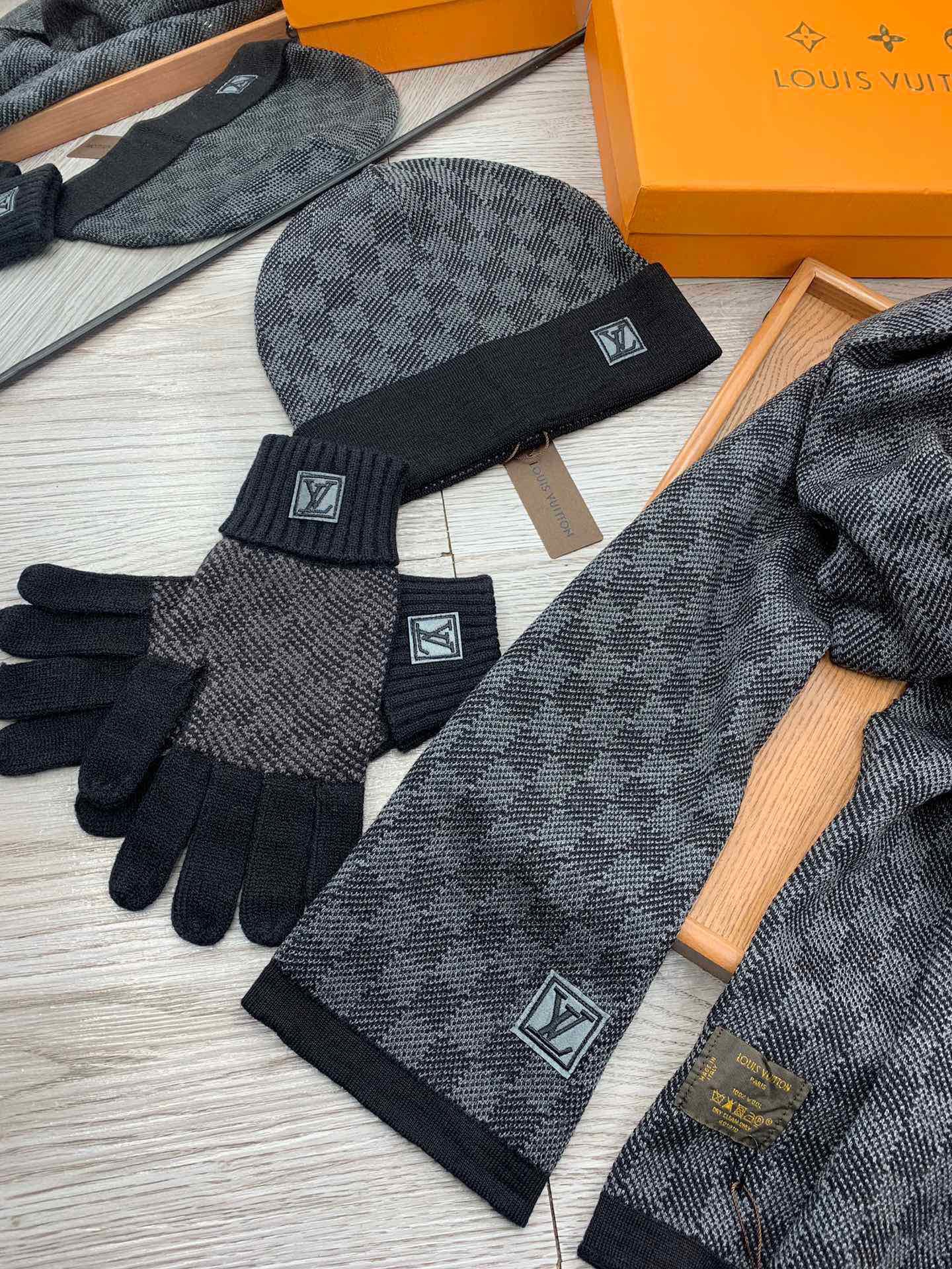 Women Men Hat+Gloves+The scarf L*V