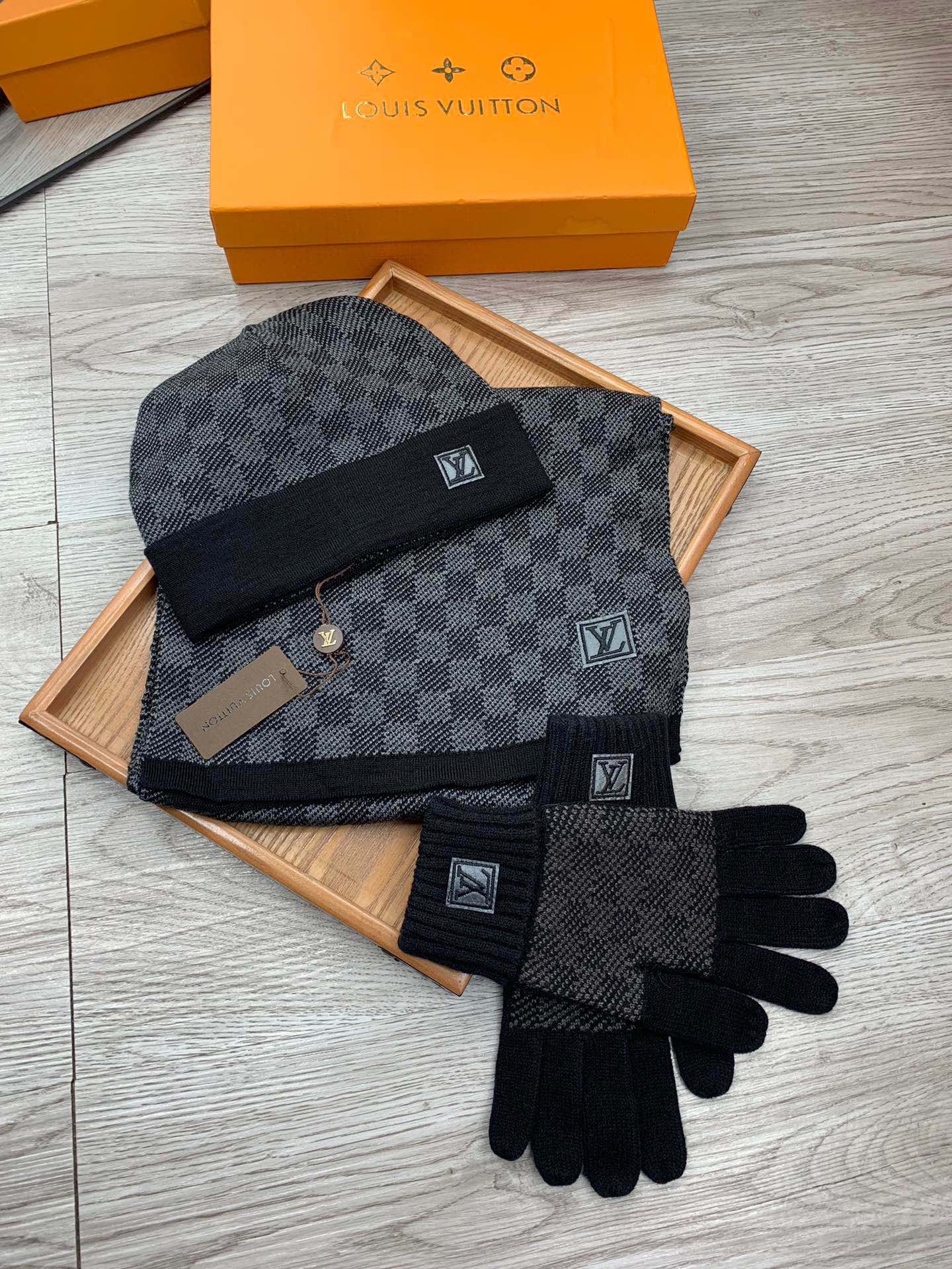 Women Men Hat+Gloves+The scarf L*V