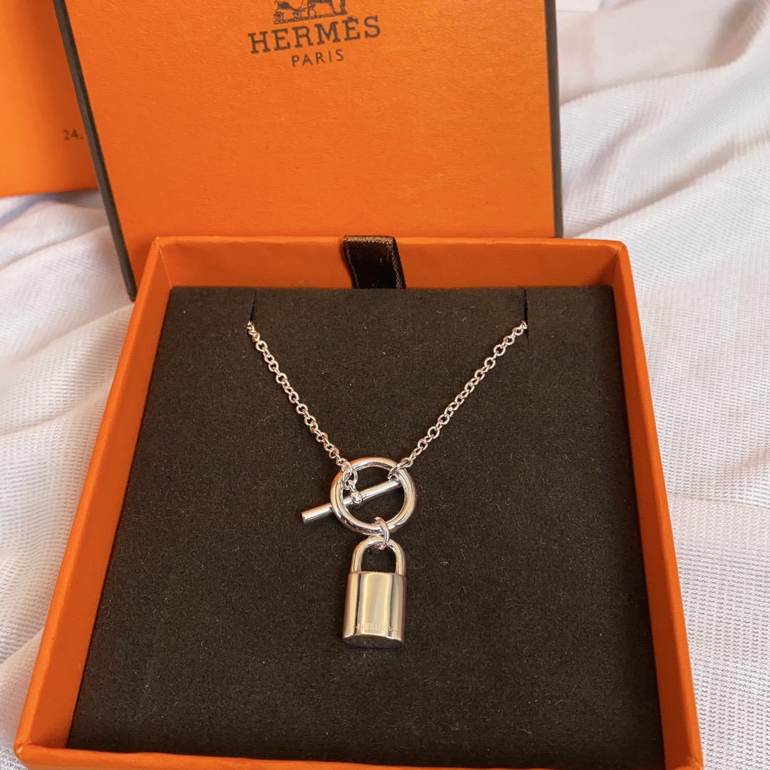 Necklace H*ermes