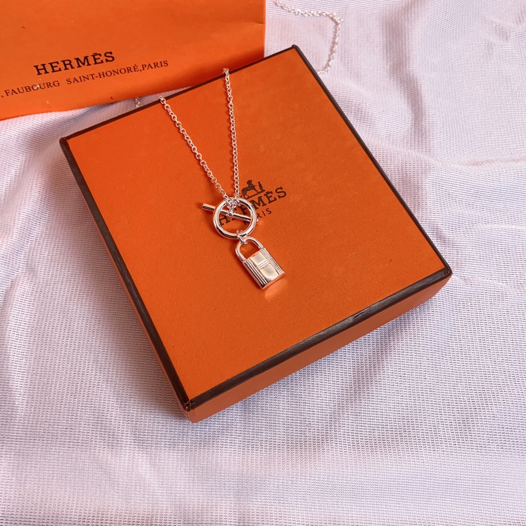 Necklace H*ermes