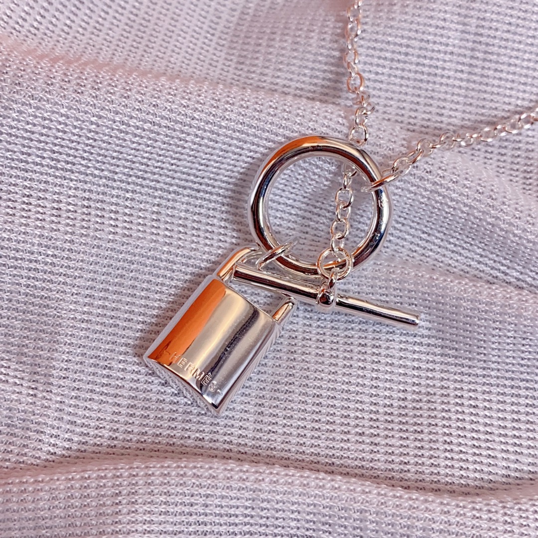 Necklace H*ermes