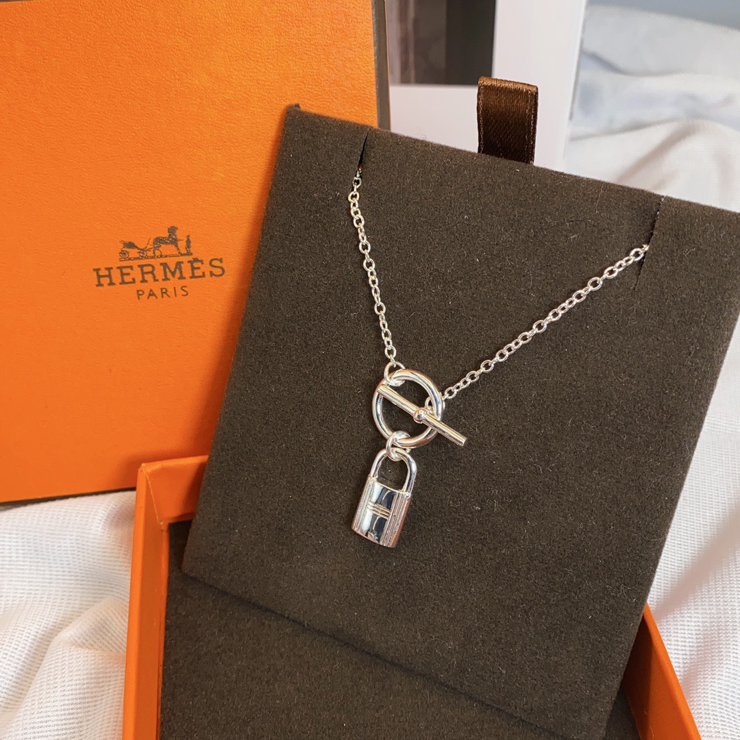 Necklace H*ermes