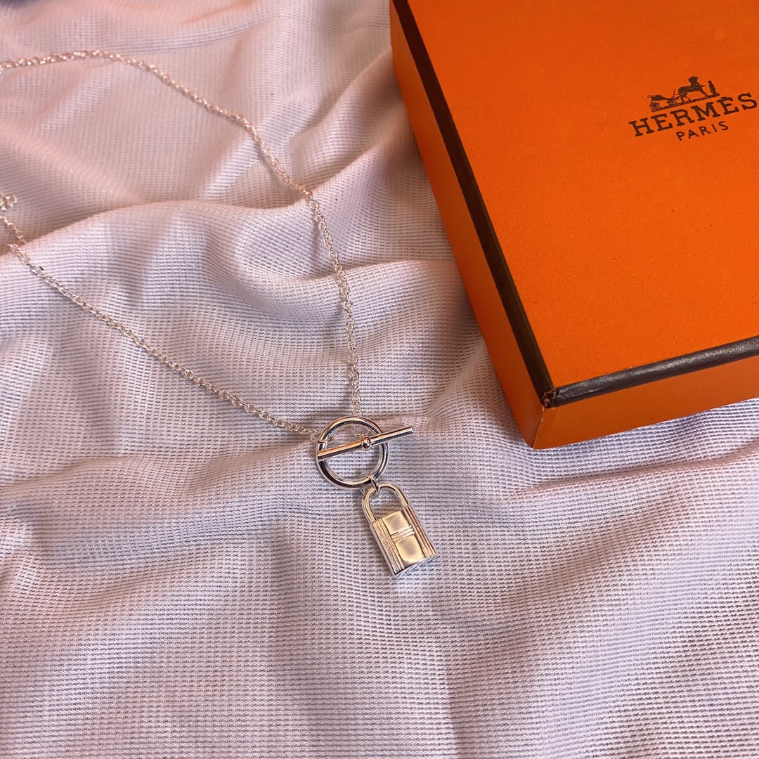 Necklace H*ermes