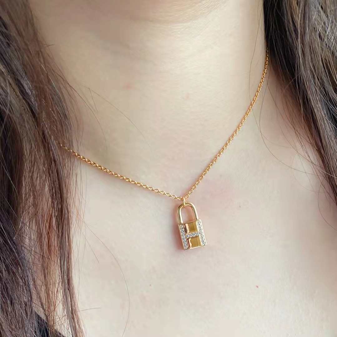 Necklace H*ermes