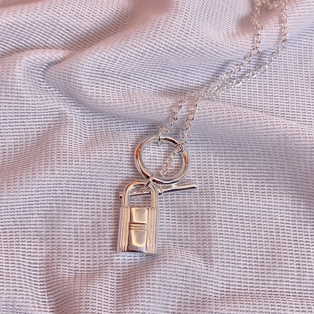 Necklace H*ermes