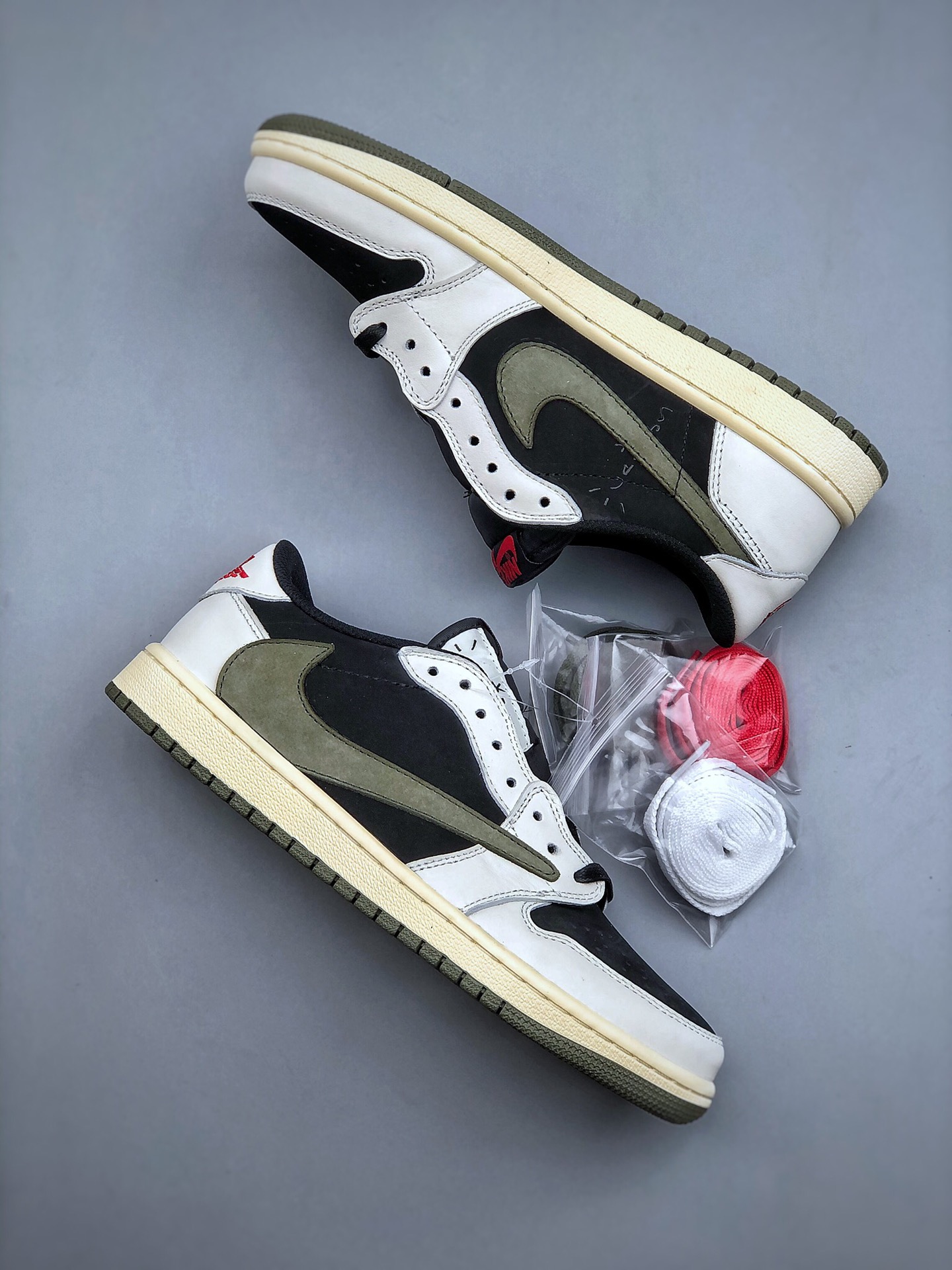 T*ravis S*cott Nike Air Jordan 1 low AJ1