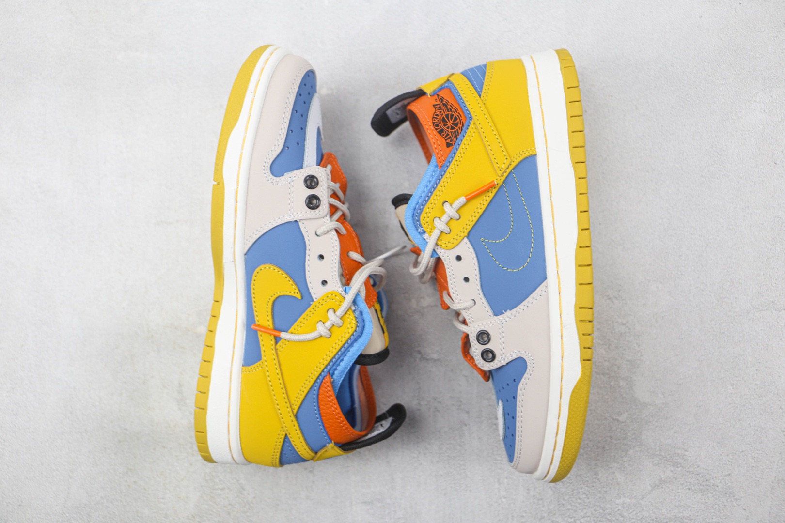 Nike SB Dunk Low