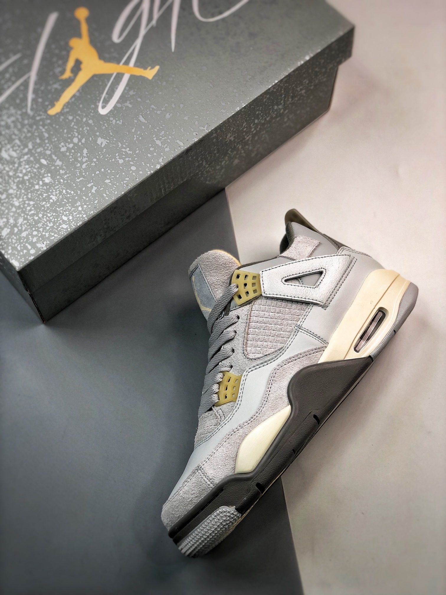 Nike Air Jordan 4 Retro