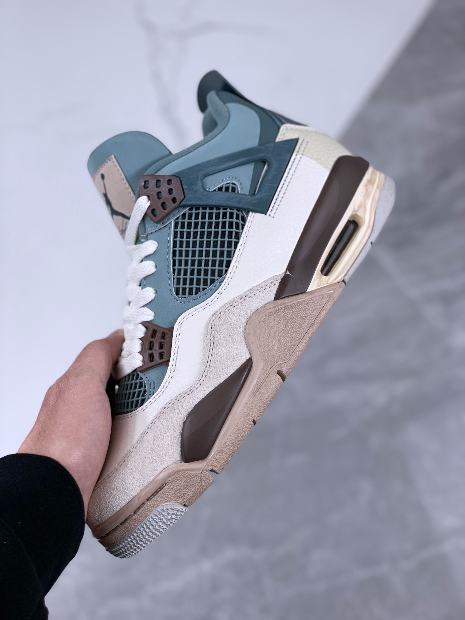 NIKE Air Jordan 4