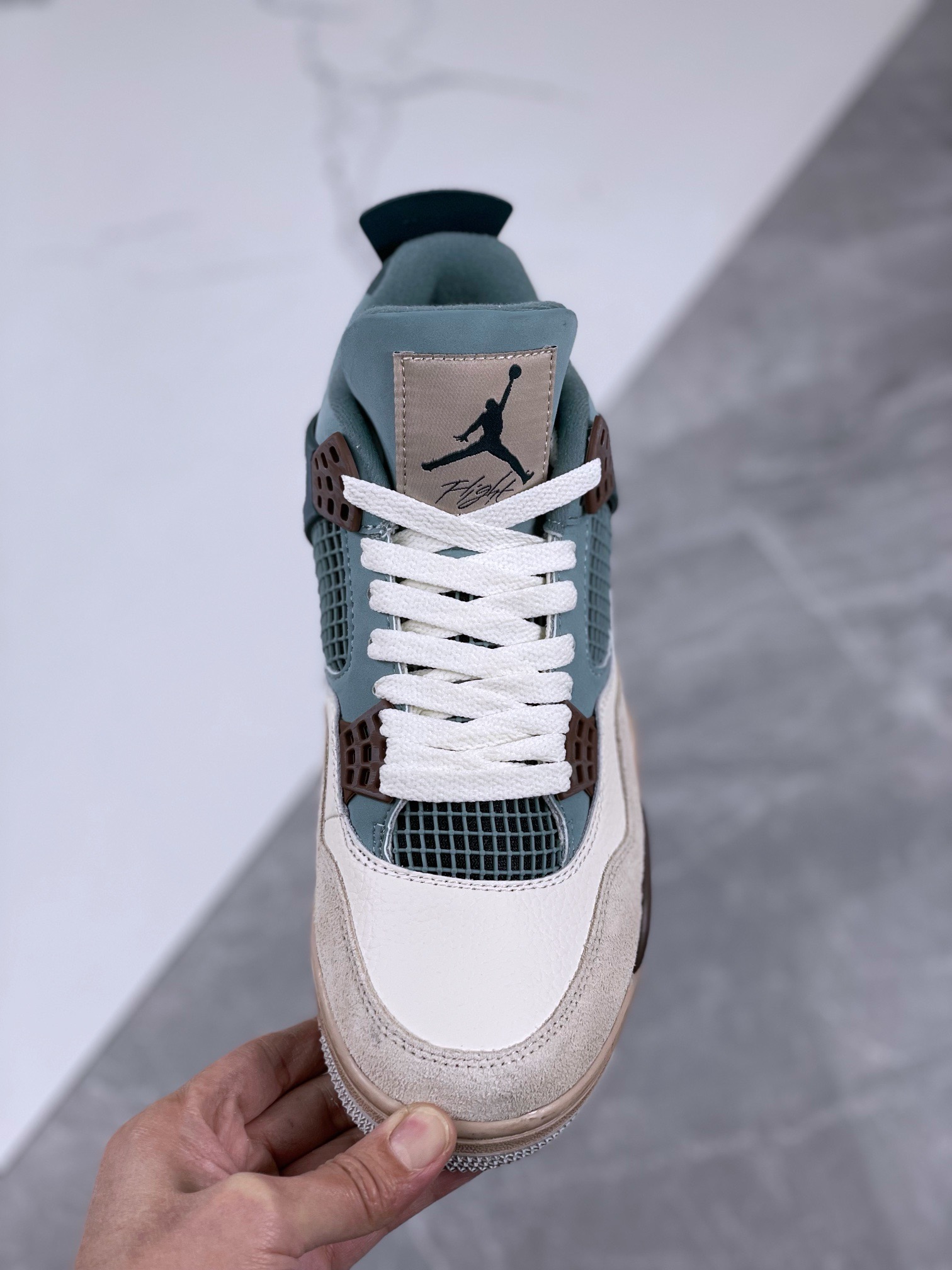NIKE Air Jordan 4