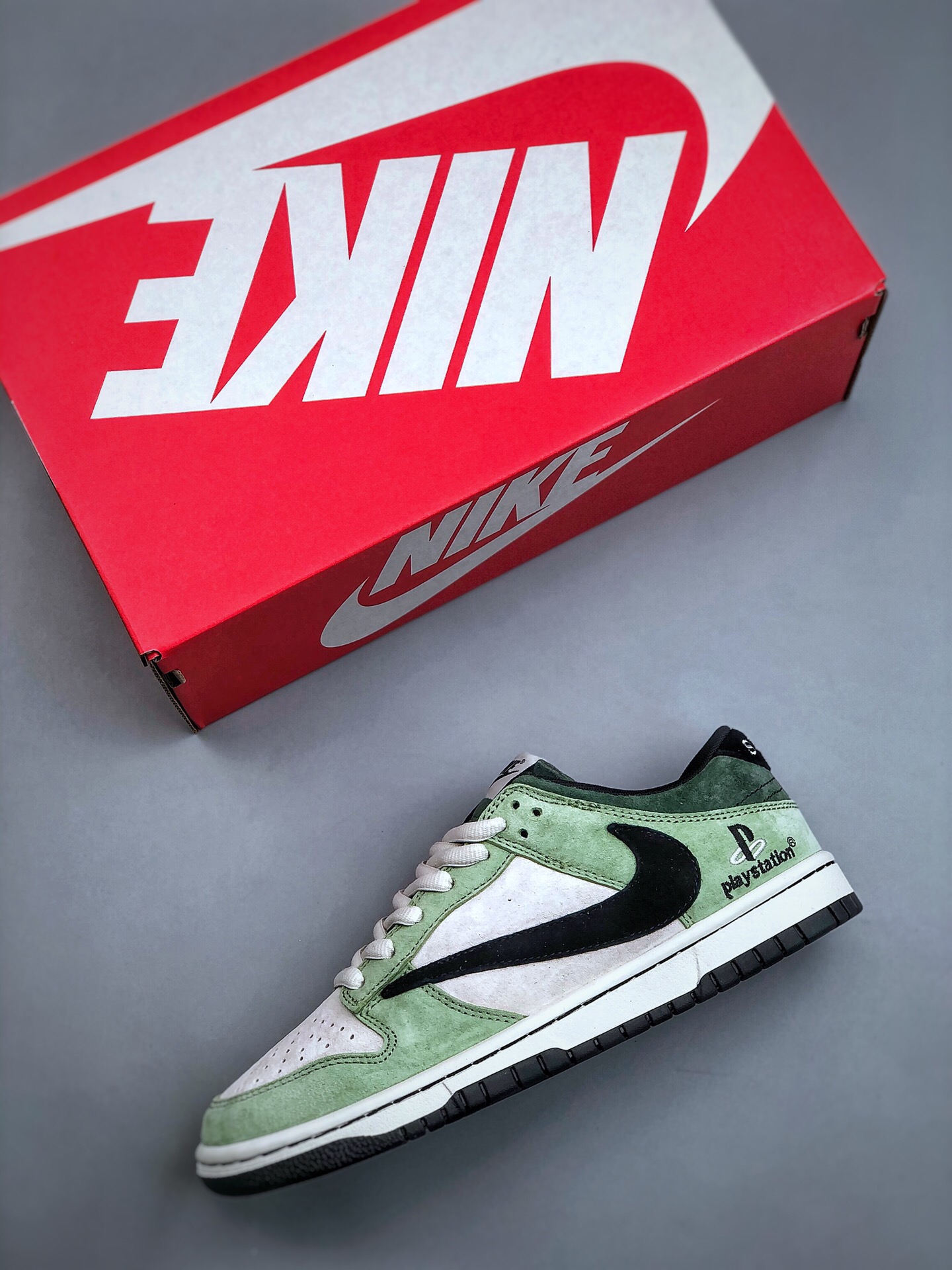 Nike SB Dunk Low