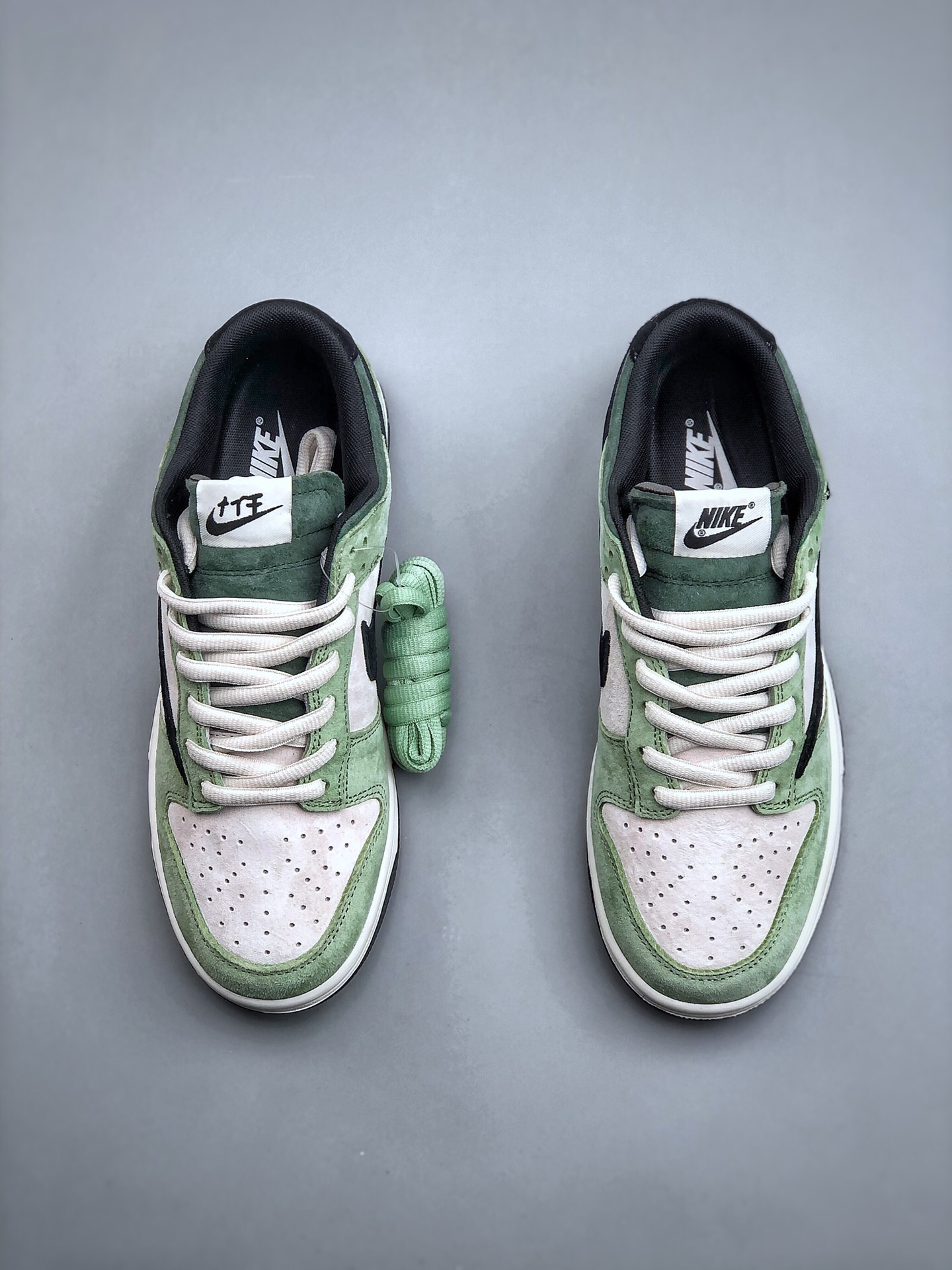 Nike SB Dunk Low