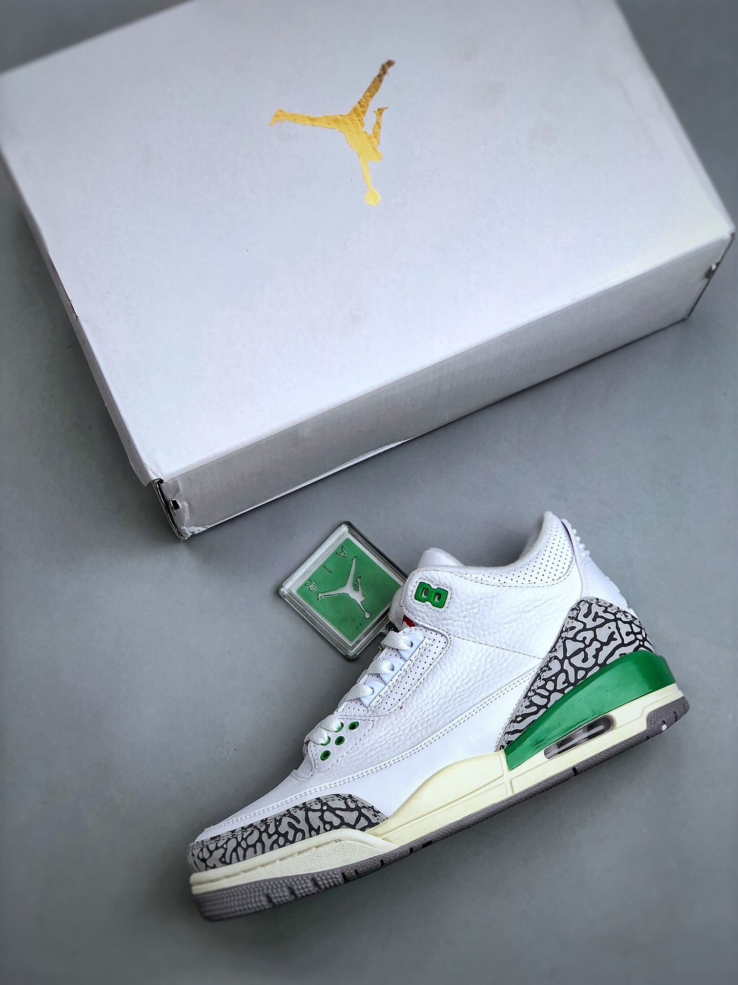 NIKE Air Jordan 3