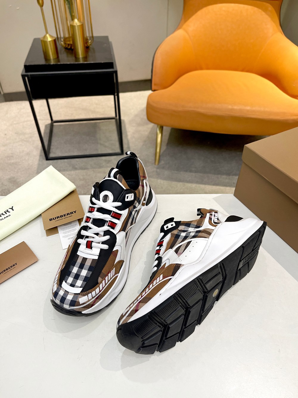 Men B*rberry Sneaker ()