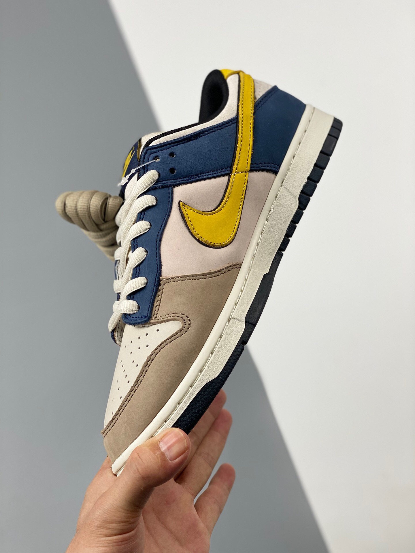 Nike SB Dunk Low