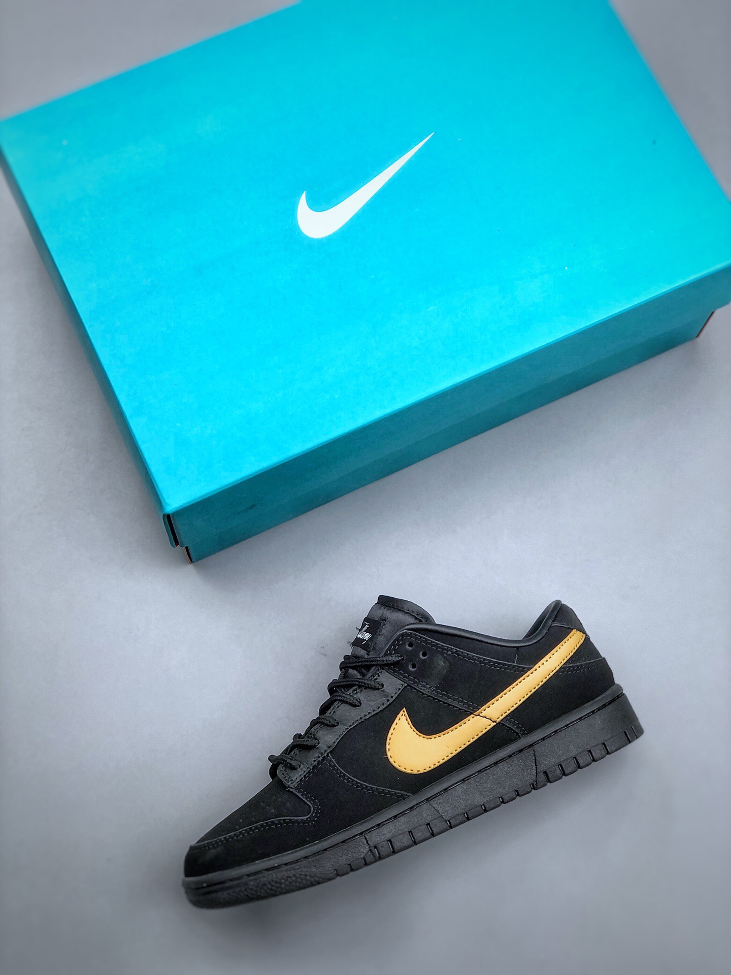 Nike SB Dunk Low
